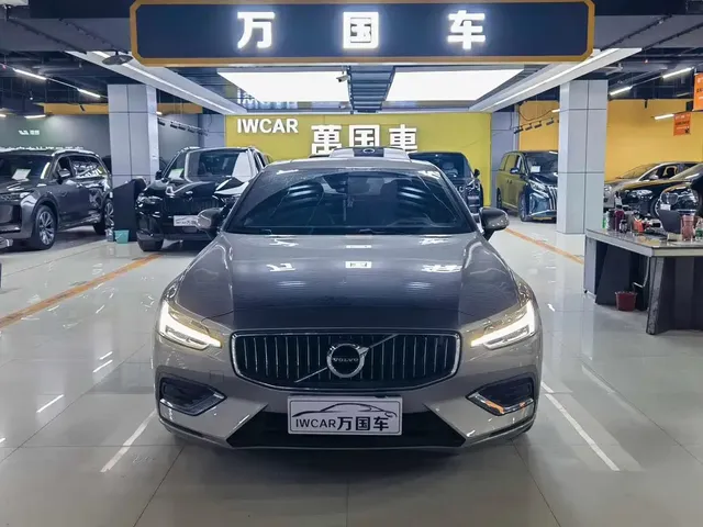 Volvo S60 2022 B4 Smart Comfort Luxury Edition