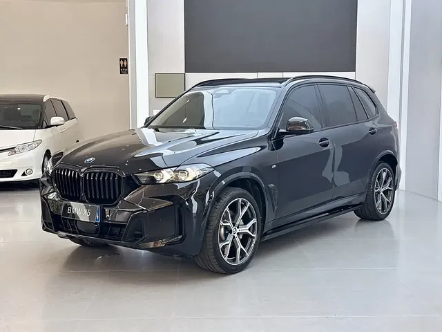BMW X5 2023 xDrive 30Li Premium M Sport Package