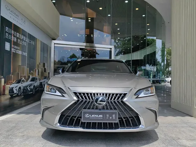 Lexus ES 2022 300h Excellence Edition