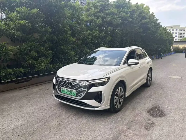 Audi Q4 e-tron 2023 40 e-tron Pioneer Edition
