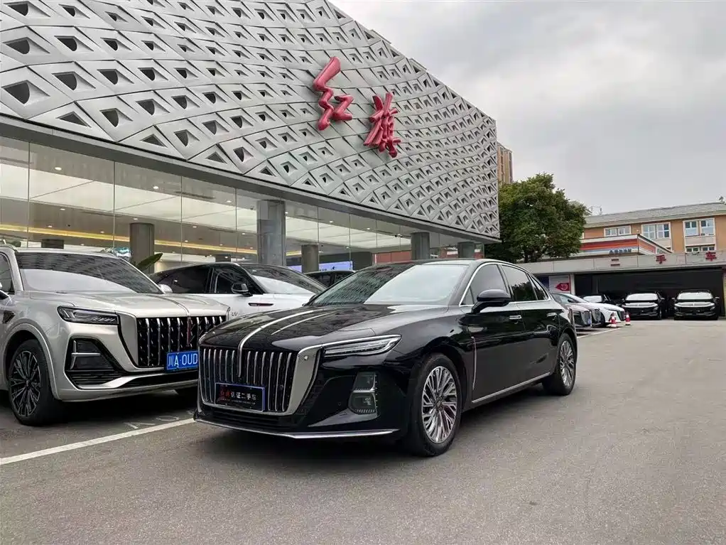 Hongqi H5 2023 2.0T Auto Smart Connect Flag Comfort