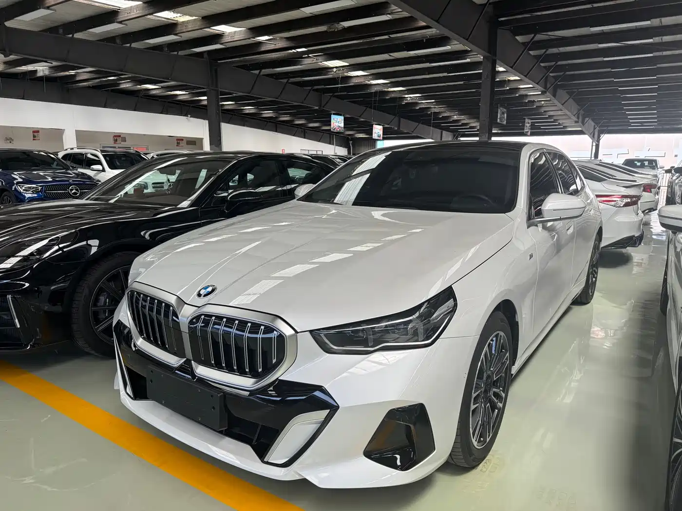 BMW 5 Series 2025 530Li Leading M Sport Package