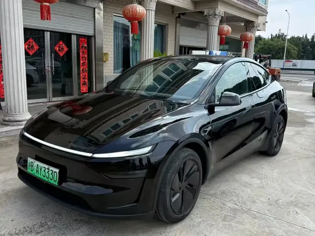 Tesla Model Y 2026 Rear-Wheel Drive