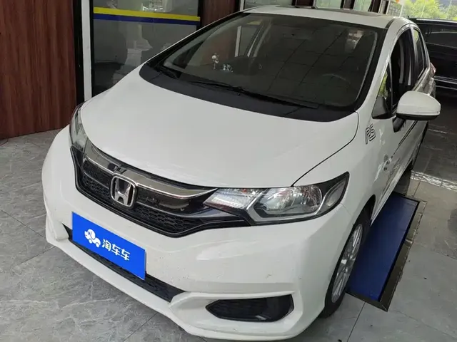 Honda Fit 2018 1.5L CVT Comfort Sunroof Edition