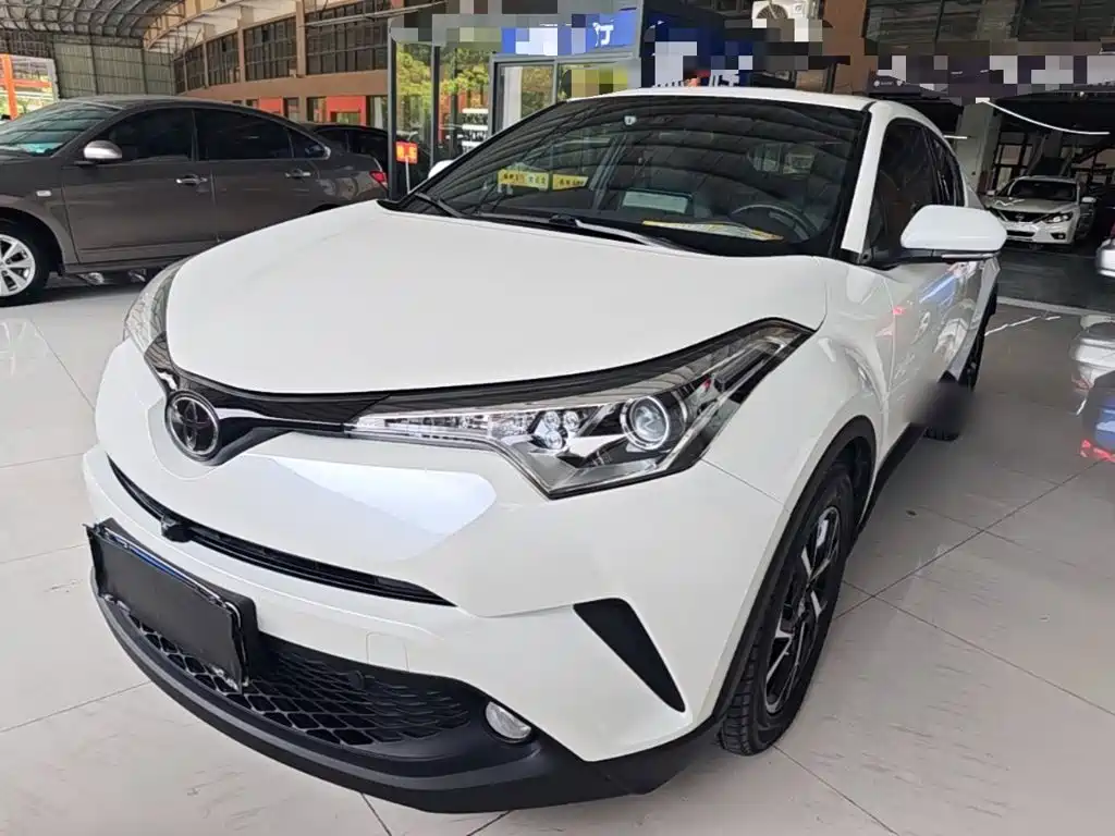 Toyota C-HR 2020 Model 2.0L Leading