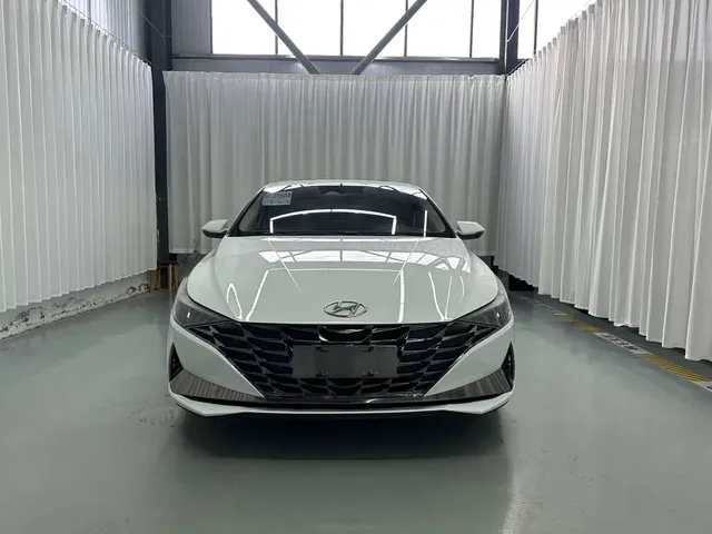 Hyundai Elantra 2022 1.5L CVT LUX Premium Edition