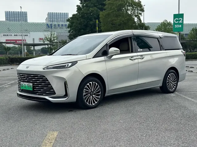 Buick GL8 New Energy 2025 Landlux Smart Edition 7-seater