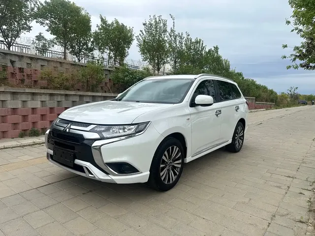 Mitsubishi Outlander 2021 2.0L 2WD Smooth Ride Version 5-Seater