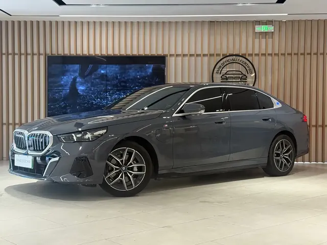 BMW i5 2024 eDrive 35L Premium Model M Sport Package