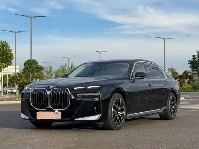 BMW 7 Series 2023 Model 735Li M Sport Package