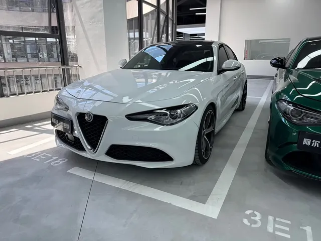 Alfa Romeo Giulia 2020 2.0T 280HP Luxury Edition