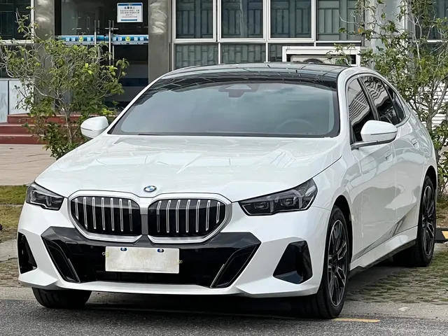 BMW 5 Series 2026 Model Year Facelift 530Li Leading M Sport Package