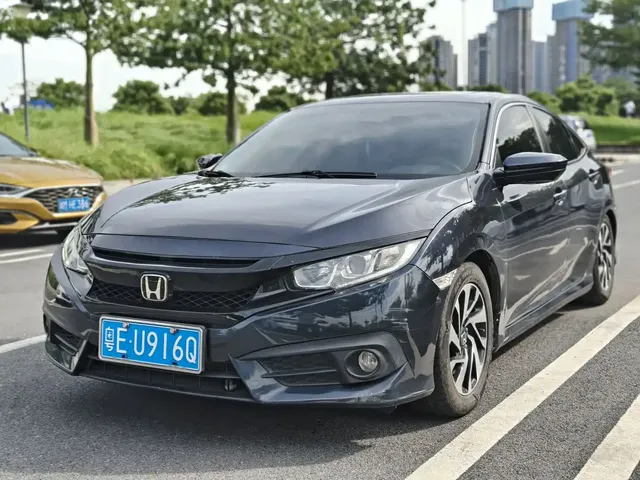 Honda Civic 2016 220TURBO CVT Luxury Edition