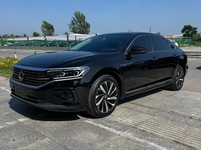 Volkswagen Passat 2023 330TSI Luxury Edition