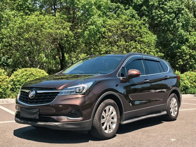 Buick Envision Plus 2020 20T FWD Leading