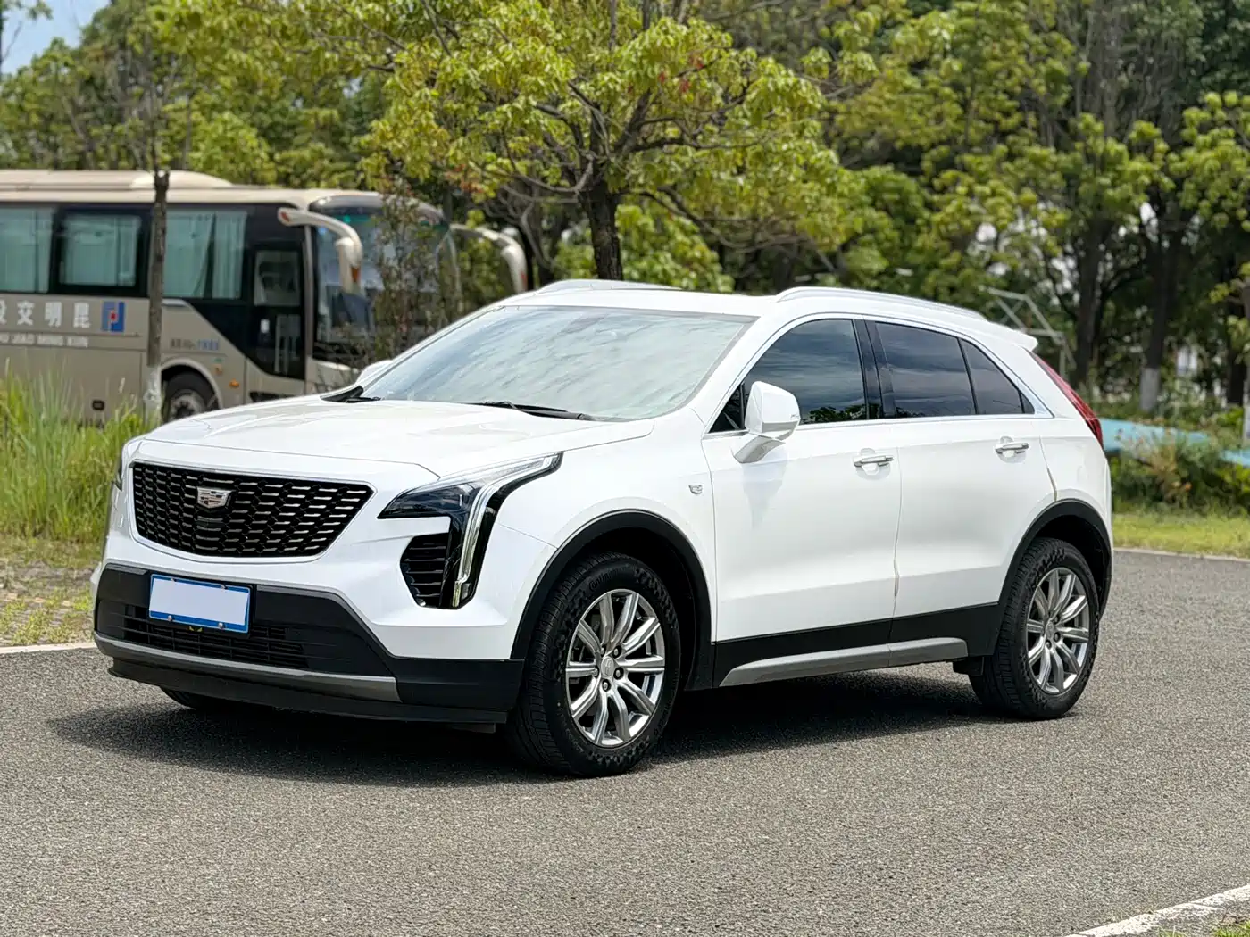 Cadillac XT4 2020 Facelift 28T 2WD Leading