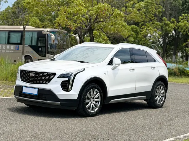 Cadillac XT4 2020 Facelift 28T 2WD Leading