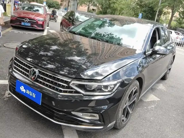 Volkswagen Magotan 2023 2 Million Units Anniversary Edition 330TSI DSG Leading Type