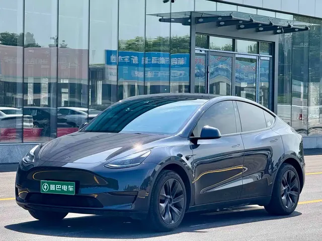 Tesla Model Y 2024 Rear-Wheel Drive Version