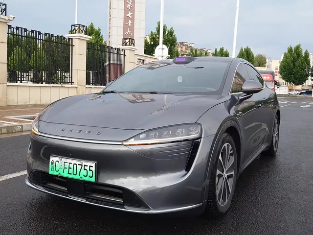 Zhijie Luxeed R7 2025 Extended Range 251km Max