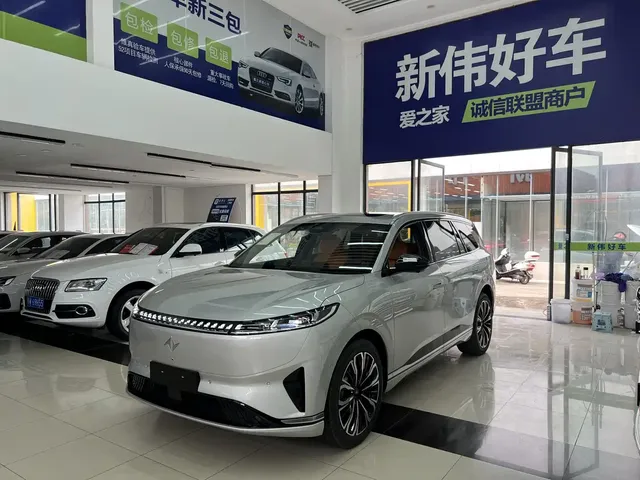 Dongfeng Yipai eπ008 2026 6-seater EREV Family Joy Edition
