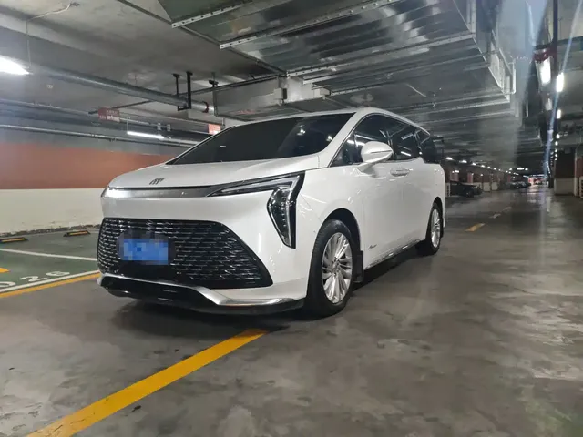 Buick Century 2023 2.0T 7-Seater World Edition