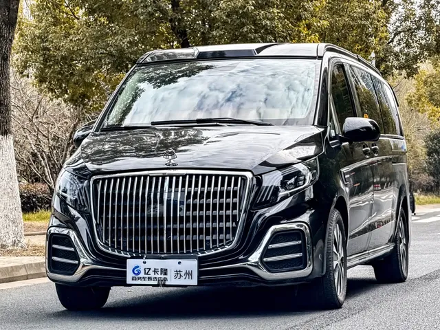Mercedes-Benz Vito 2023 2.0T Business 7-Seater