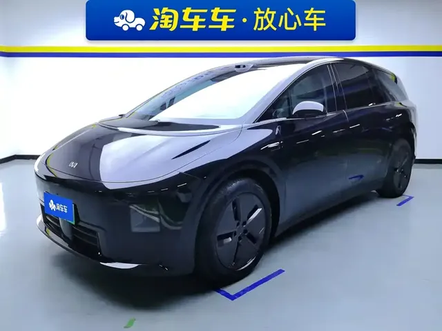 Li Auto Li i8 2025 Standard Edition