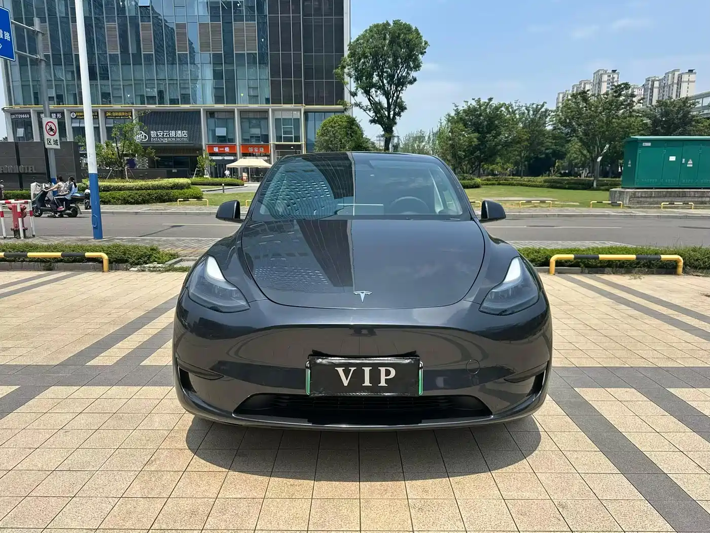Tesla Model Y 2024 Rear-Wheel Drive Version