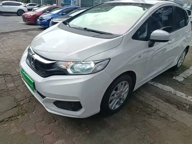Honda Fit 2018 1.5L CVT Comfort Sunroof Edition