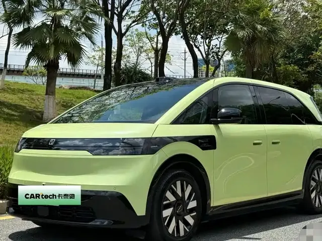 ZEEKR MIX 2025 Smart Driving Edition