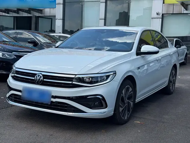 Volkswagen Bora 2023 300TSI DSG Premium Edition