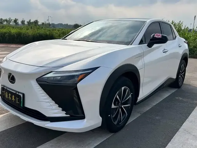 Lexus RZ 2023 450e 4WD Deluxe