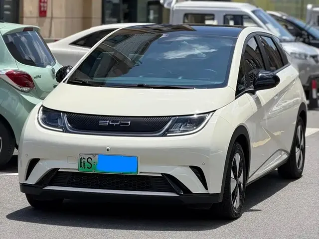 BYD Dolphin 2023 420km Fashion Edition