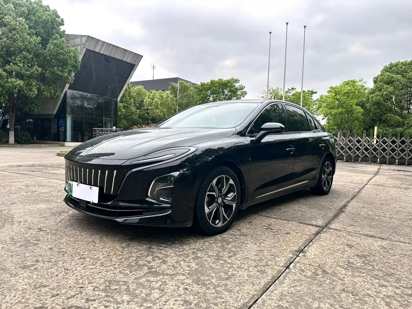 Hongqi E-QM5 2022 431km Charging Enjoyment Edition