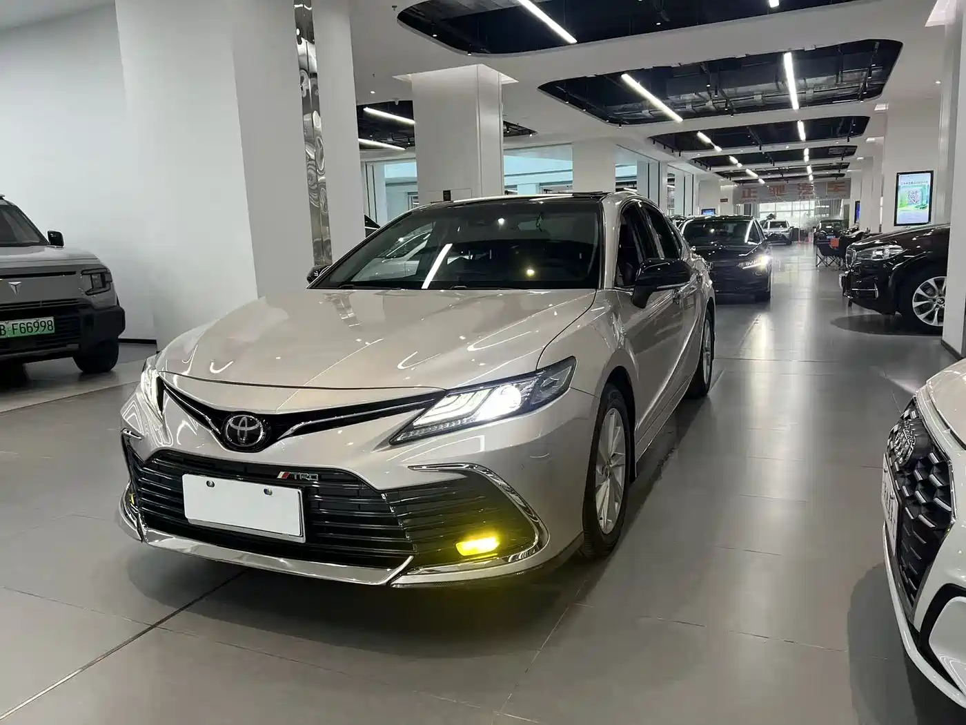 Toyota Camry 2021 2.0G Luxury Edition