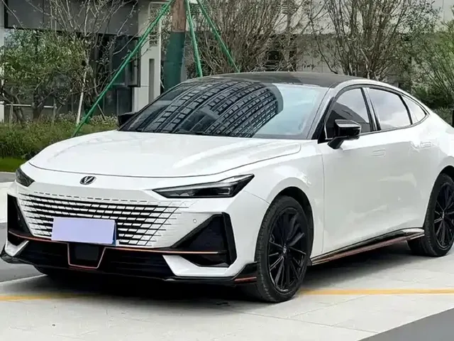 Changan UNI-V 2022 1.5T Sport Edition