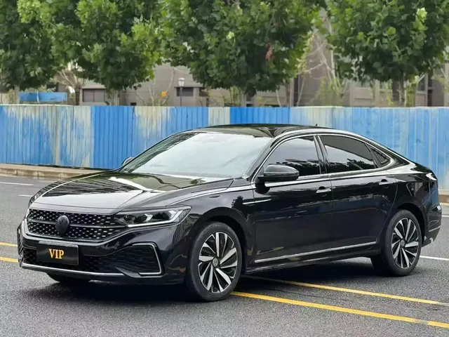 Volkswagen Passat 2022 330TSI Starlight Luxury Edition