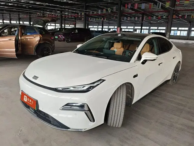 Geely Galaxy Xingyao 8 2025 130km EM-P Starship Edition