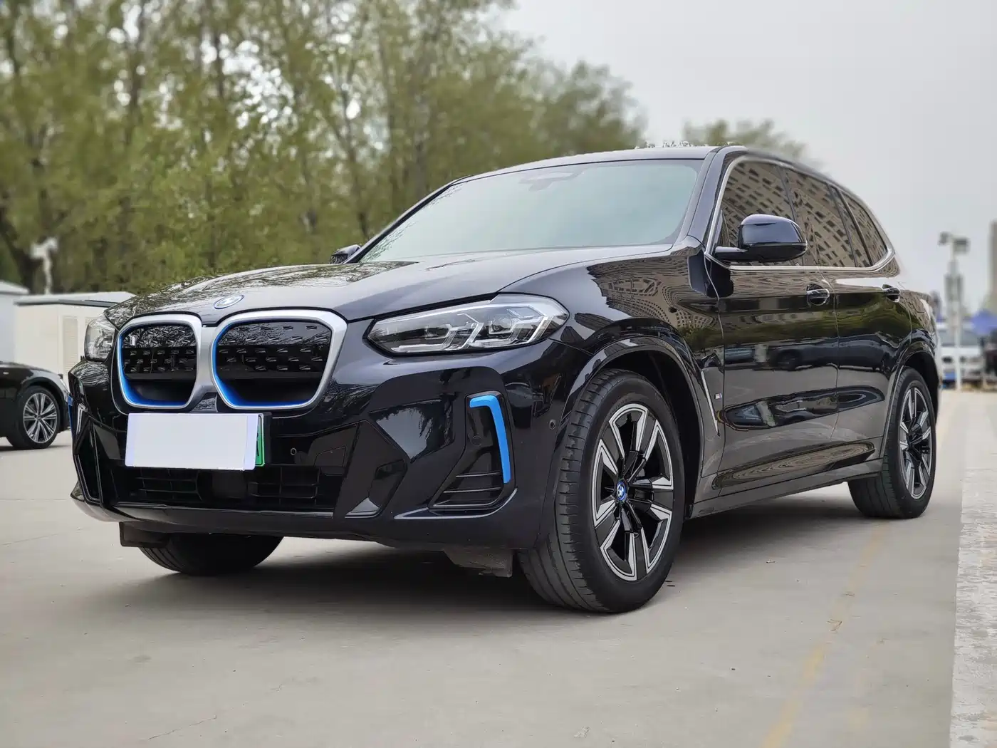 BMW iX3 2022 Leading Edition
