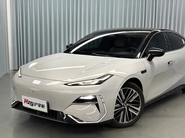 Geely Galaxy E8 2024 665km RWD Starship Voyager Edition