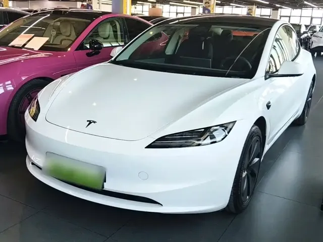 Tesla Model 3 2025 Model Year Facelift Rear-Wheel Drive