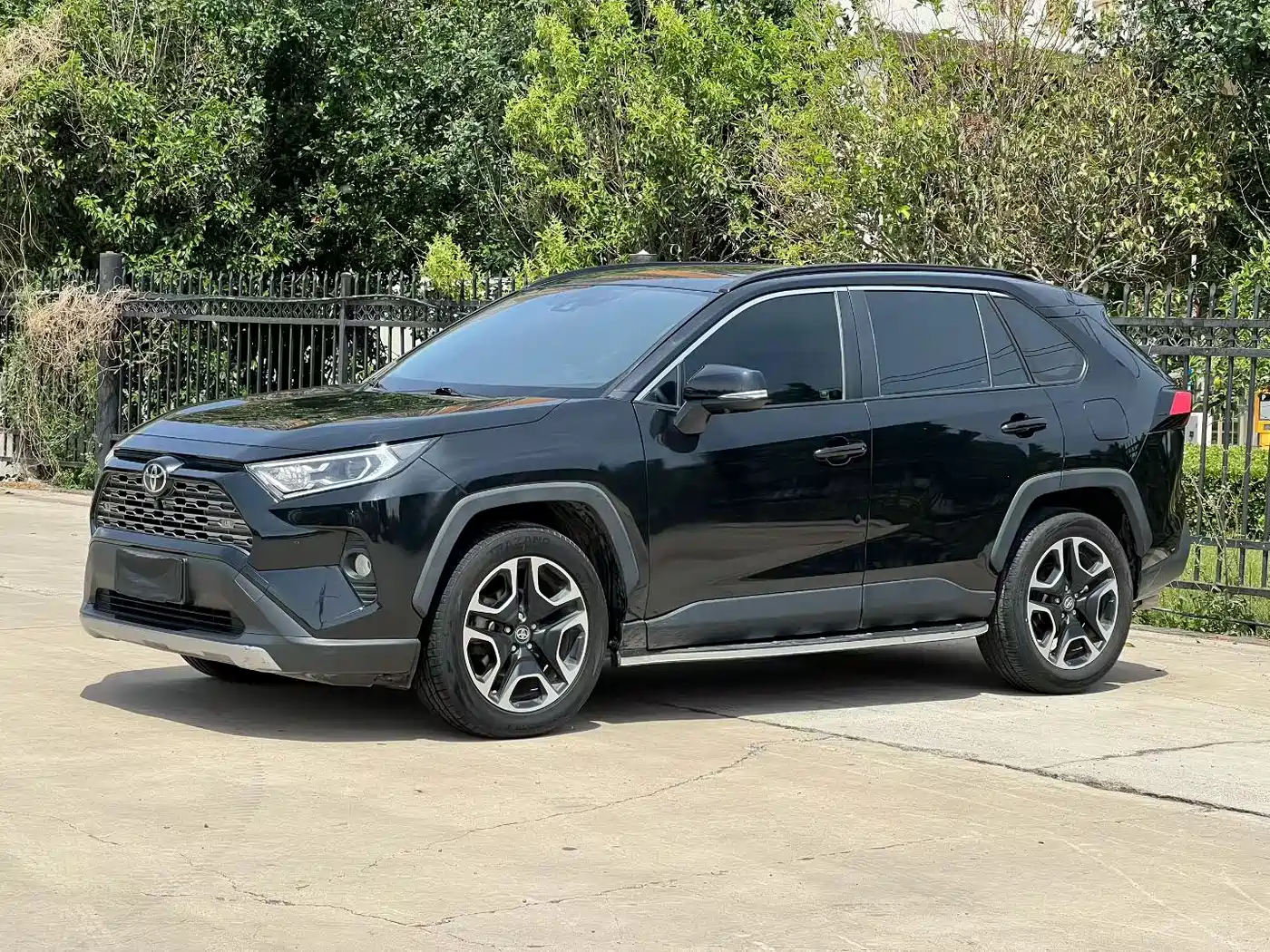 Toyota RAV4 Rongfang 2020 2.0L CVT 2WD Prestige Edition