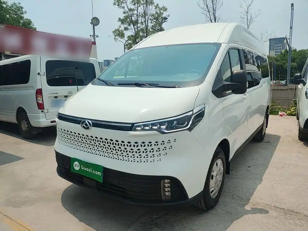 SAIC Maxus Xintu V70 2023 Model 2.0T Elite Edition Automatic Long Wheelbase Medium Roof 6/7-Seater