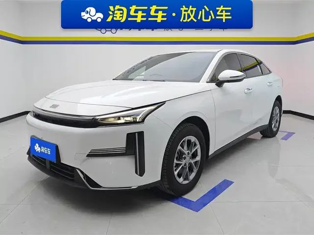 Geely Galaxy L6 2025 EM-i 60km Voyage Edition