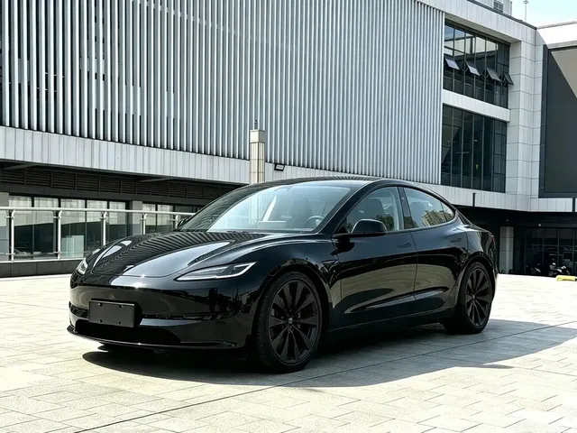 Tesla Model 3 2023 Rear-Wheel Drive