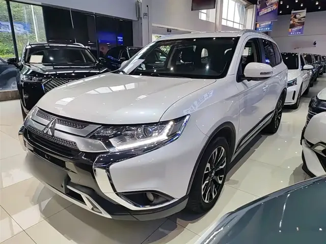 Mitsubishi Outlander 2020 2.0L 2WD Premium 7-seater