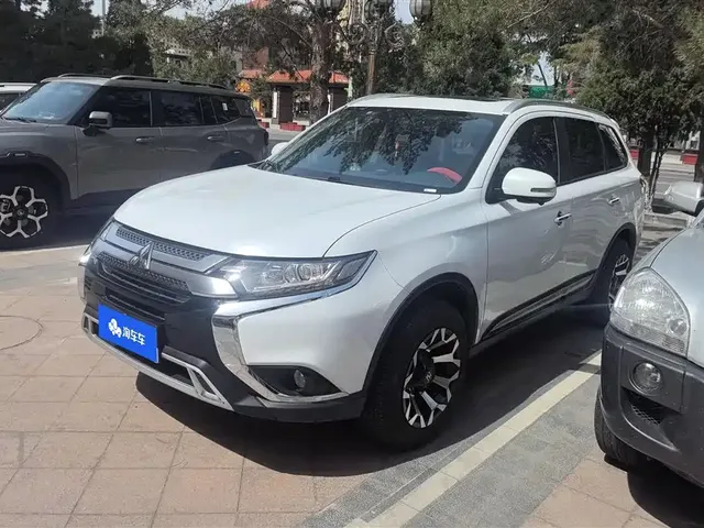 Mitsubishi Outlander 2019 2.0L 2WD Enjoy 7-Seater China VI