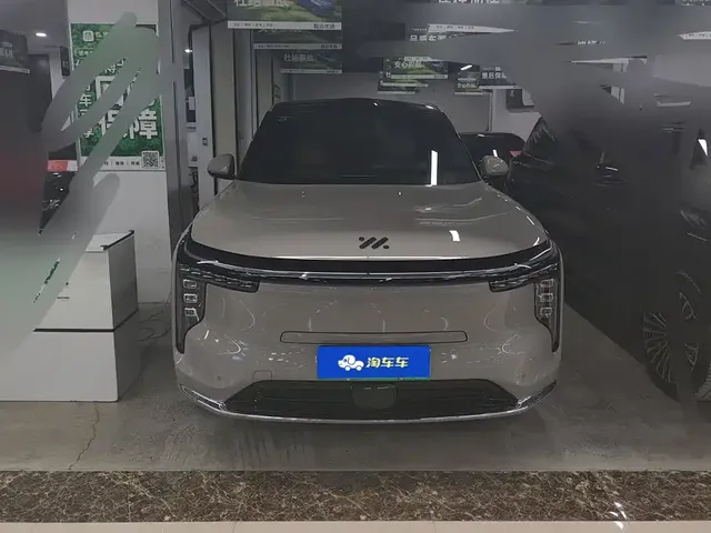 IM Motors IM LS8 2026 Model Base Version 5-seater Long Range Edition