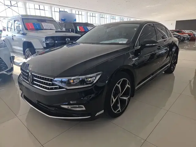 Volkswagen Magotan 2023 2 Million Units Anniversary Edition 330TSI DSG Leading Type